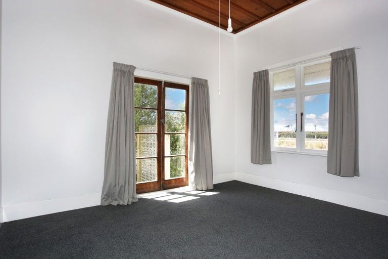 Photo of property in 1 Cadman Street, Dannevirke, 4930
