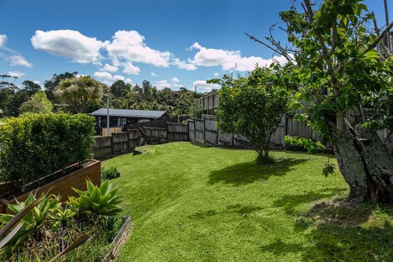 Photo of property in 81 Rangeview Road, Sunnyvale, Auckland, 0612