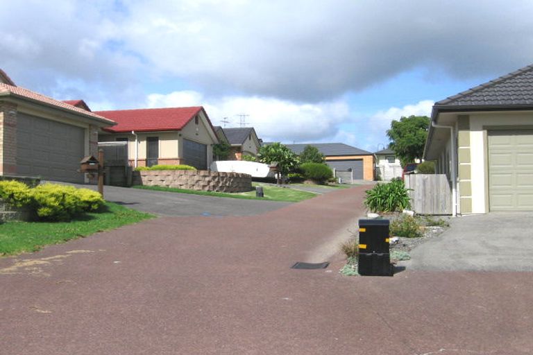 Photo of property in 19 Pyrite Street, Westgate, Auckland, 0614