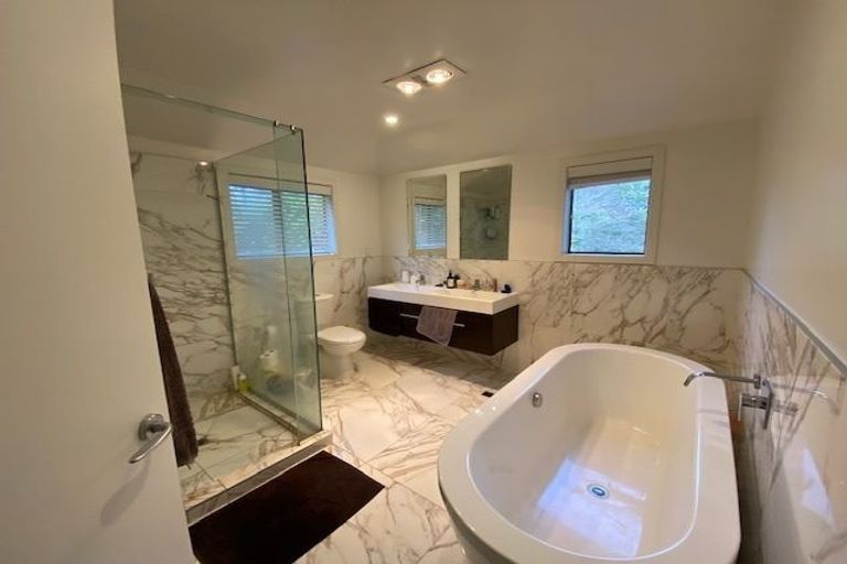 Photo of property in 1/86 Saddleback Rise, Murrays Bay, Auckland, 0630