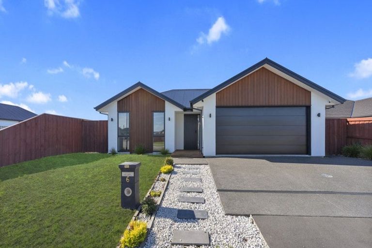 Photo of property in 6 Crosado Place, Rolleston, 7614