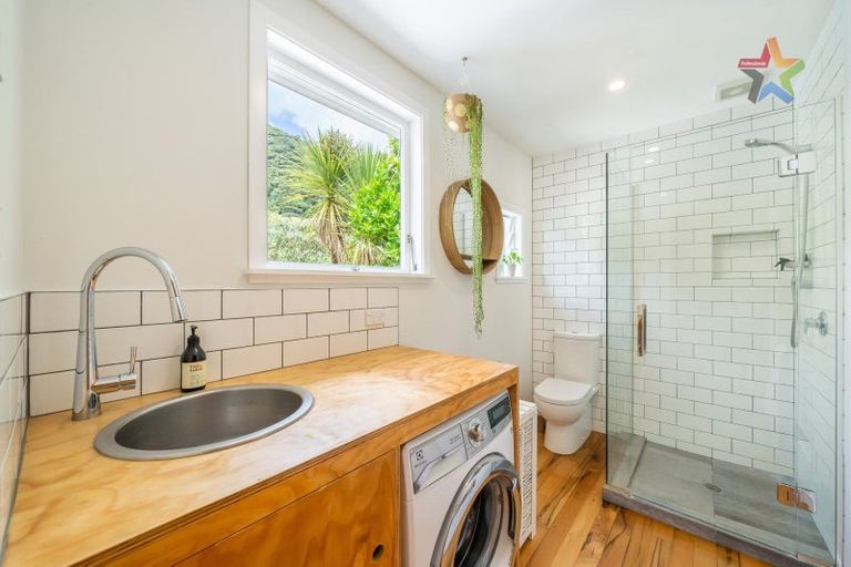 Photo of property in 59 Oroua Street, Eastbourne, Lower Hutt, 5013