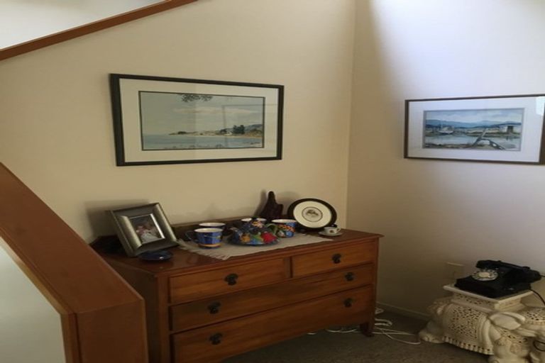 Photo of property in 1/3 Fayette Place, Te Atatu South, Auckland, 0610