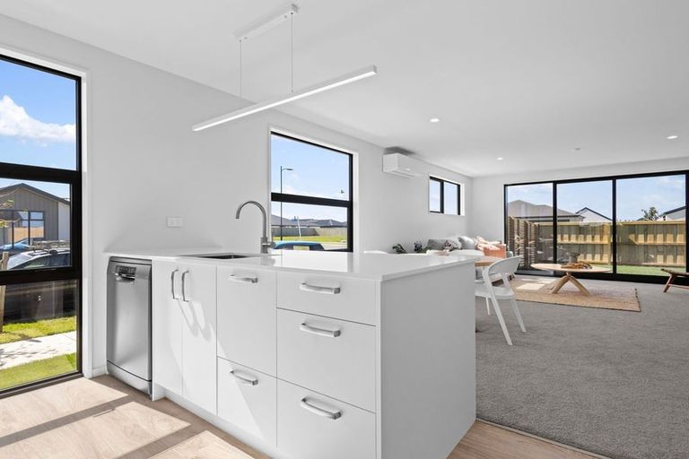 Photo of property in 28 Kite Street, Rolleston, 7614