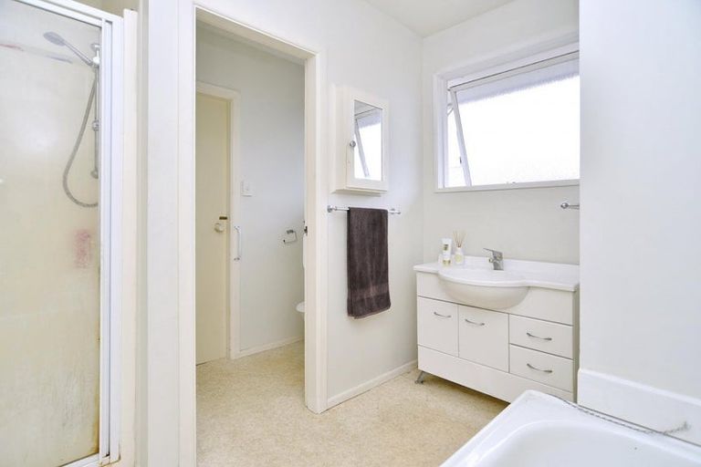 Photo of property in 27 Heathglen Avenue, Parklands, Christchurch, 8083