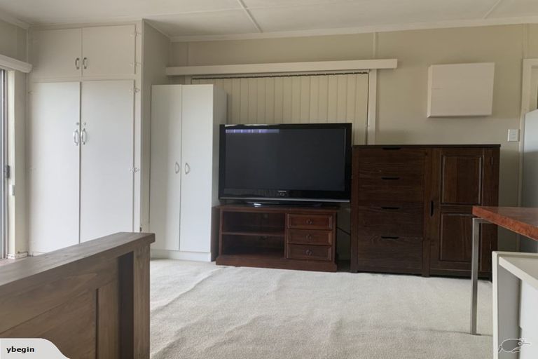 Photo of property in 177 Coronation Road, Hillcrest, Auckland, 0627