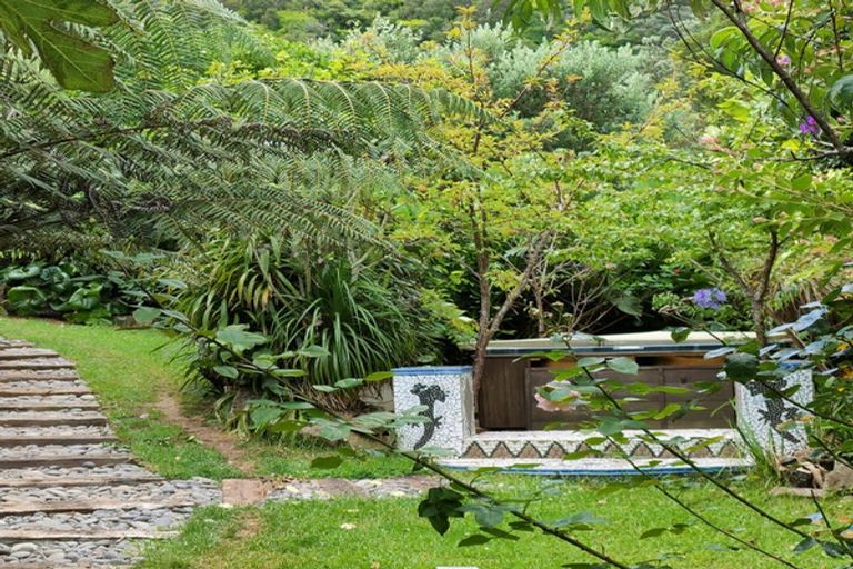 Photo of property in 15 Puriri Place, Tuateawa, Coromandel, 3583