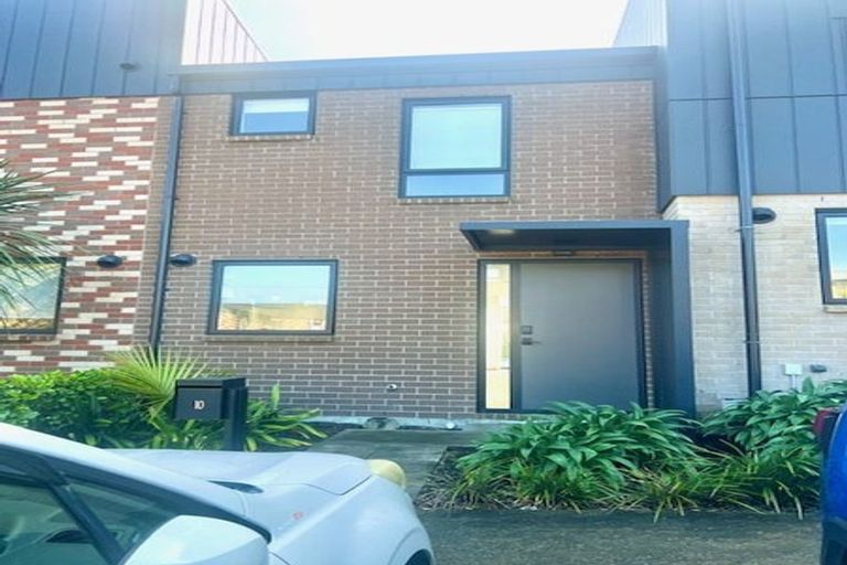 Photo of property in 10 Rara Lane, Manukau, Auckland, 2104