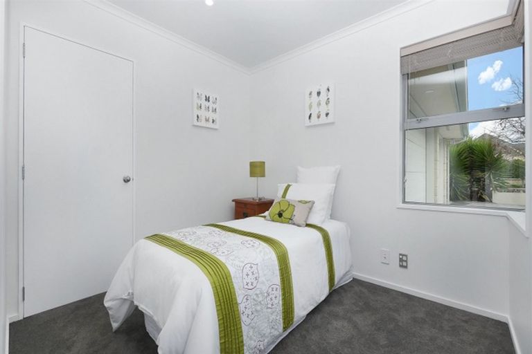 Photo of property in 5 Foresters Crescent, Parklands, Christchurch, 8083