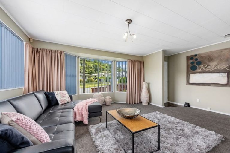 Photo of property in 218 Major Drive, Kelson, Lower Hutt, 5010