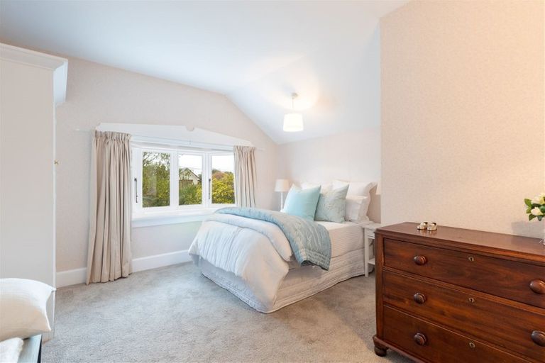 Photo of property in 24 Snowdon Road, Fendalton, Christchurch, 8052