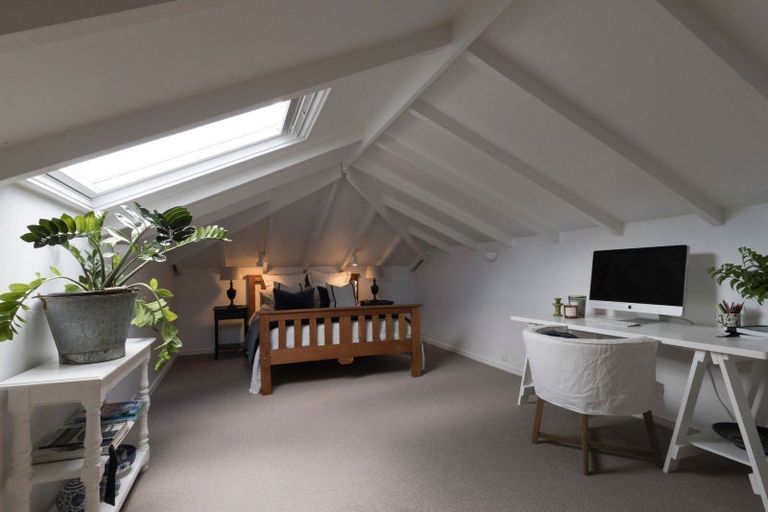 Photo of property in 165 Karori Road, Karori, Wellington, 6012