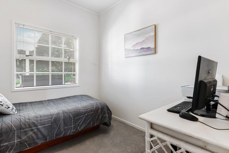 Photo of property in 9 Pah Road, Cockle Bay, Auckland, 2014