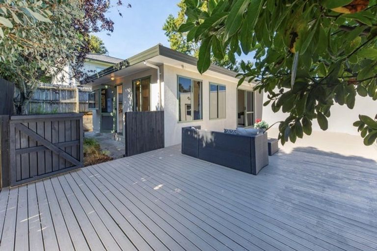 Photo of property in 90a Godley Road, Green Bay, Auckland, 0604