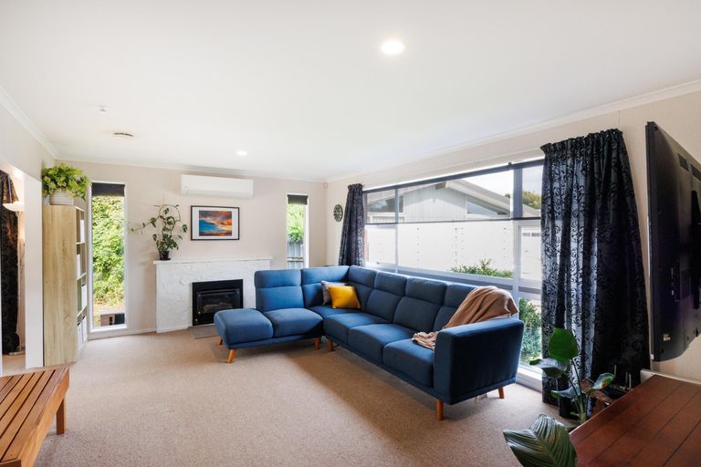 Photo of property in 10 Westhaven Grove, Takaro, Palmerston North, 4412