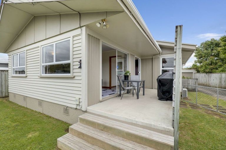 Photo of property in 254 Huatoki Street, Upper Vogeltown, New Plymouth, 4310