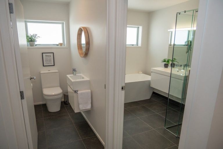 Photo of property in 34 Opoi Lane, Cable Bay, 0420