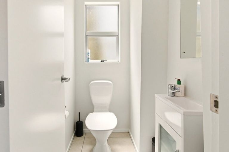 Photo of property in 5/14f Tireti Road, Titahi Bay, Porirua, 5022