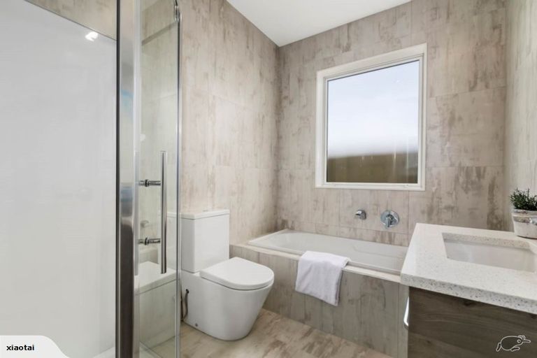 Photo of property in 137 Godfrey Drive, Orewa, 0931