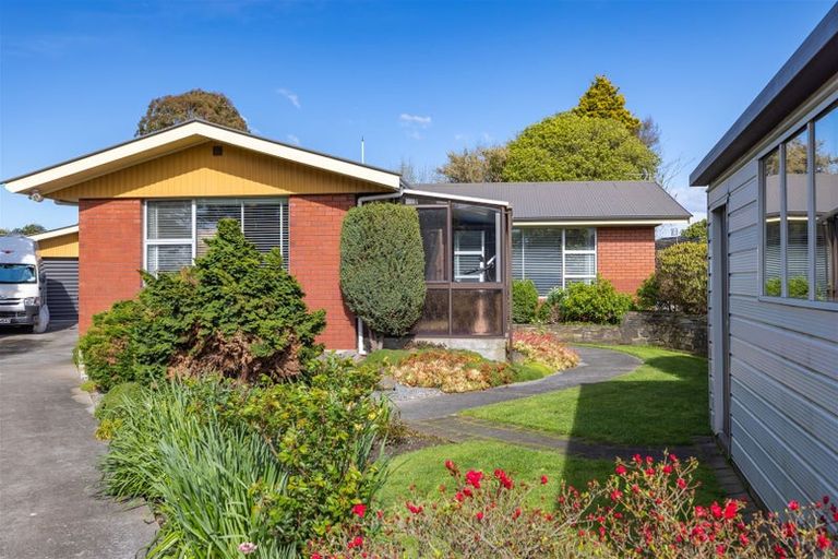 Photo of property in 17 Dellow Place, Spreydon, Christchurch, 8024