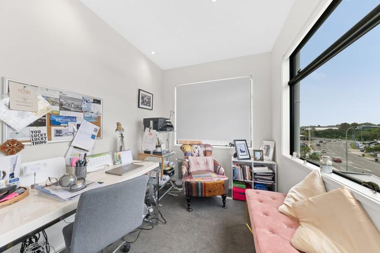 Photo of property in 252 Courtenay Street, Strandon, New Plymouth, 4312