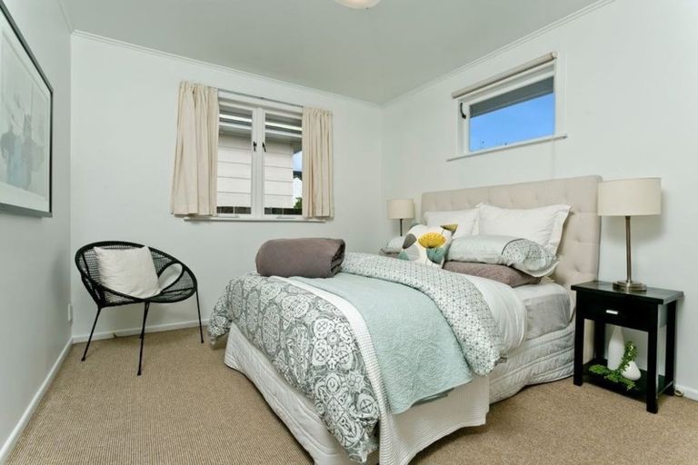 Photo of property in 1/31 Seine Road, Forrest Hill, Auckland, 0620