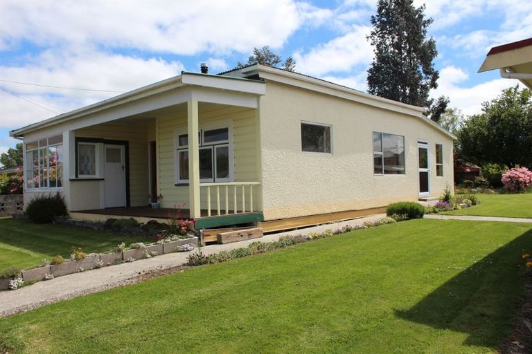 Photo of property in 16 Queen Street, Milton, 9220