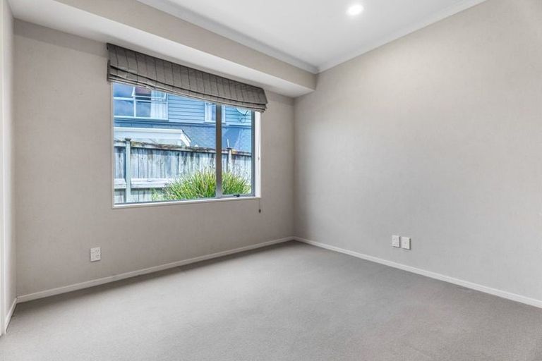 Photo of property in 9 Stranraer Crescent, Wattle Downs, Auckland, 2103