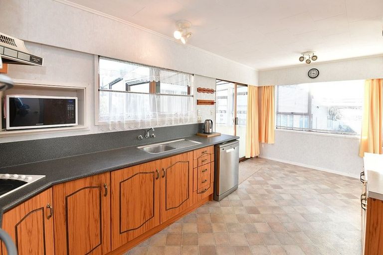 Photo of property in 33 Kawau View Road, Snells Beach, 0920