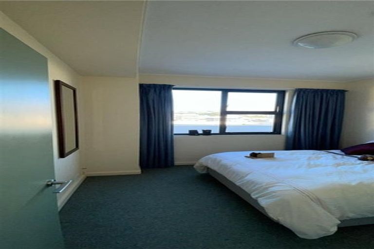 Photo of property in 17 Kent Terrace - Kent Apartments, 5b/16 Kent Terrace, Mount Victoria, Wellington, 6011