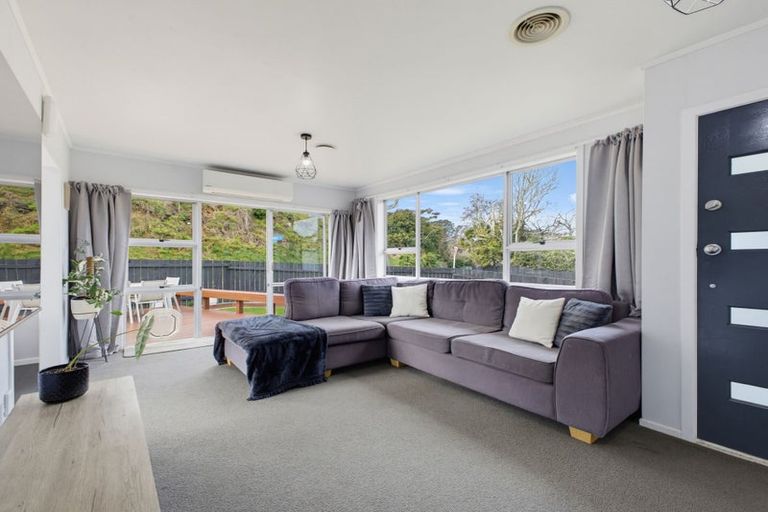 Photo of property in 2 Bromley Place, Westown, New Plymouth, 4310