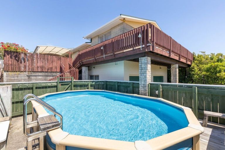 Photo of property in 10 Camellia Avenue, Bell Block, New Plymouth, 4312