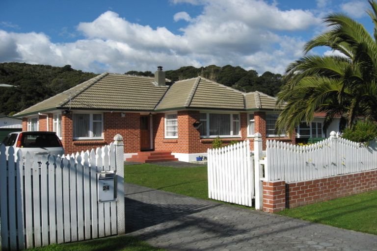 Photo of property in 24 Moohan Street, Wainuiomata, Lower Hutt, 5014