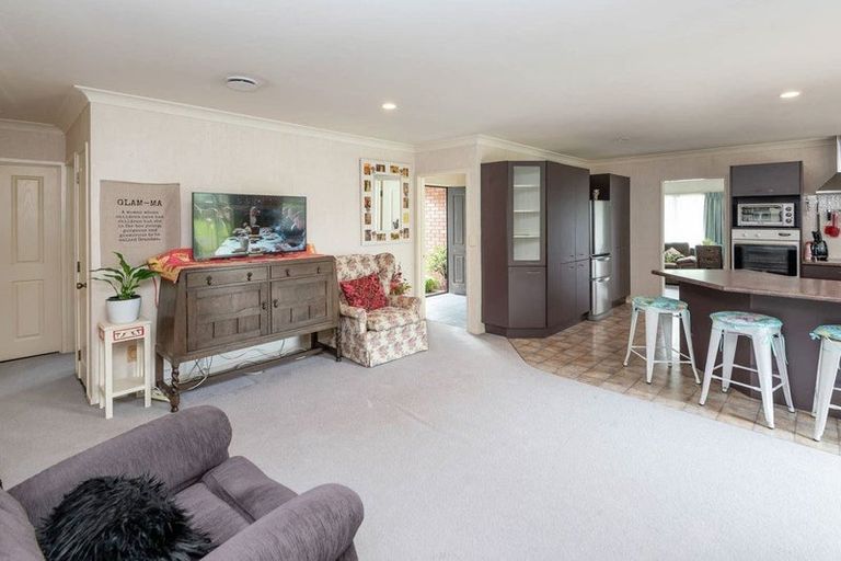 Photo of property in 522 Great South Road, Rosehill, Papakura, 2113