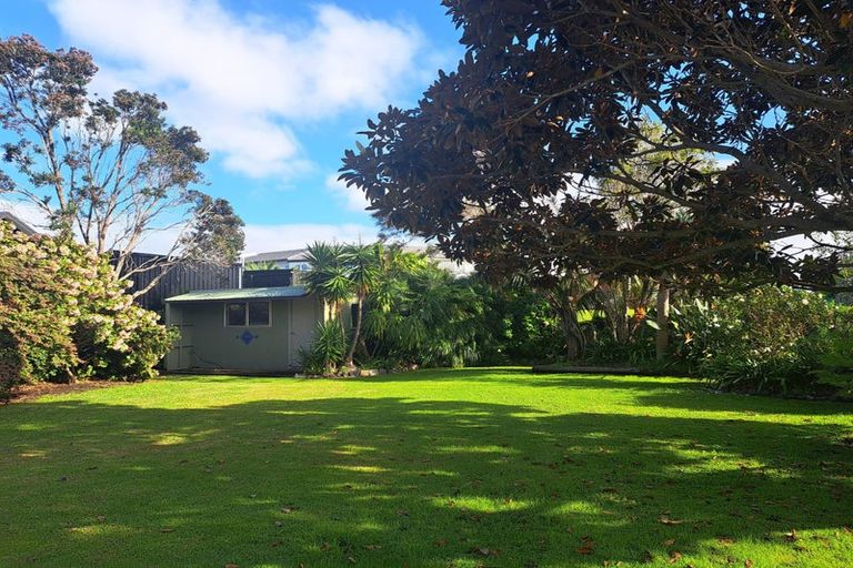 Photo of property in 8 Finch Street, One Tree Point, 0118