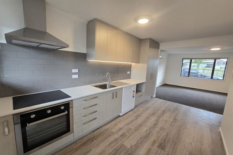 Photo of property in 2/7 Division Street, Riccarton, Christchurch, 8041