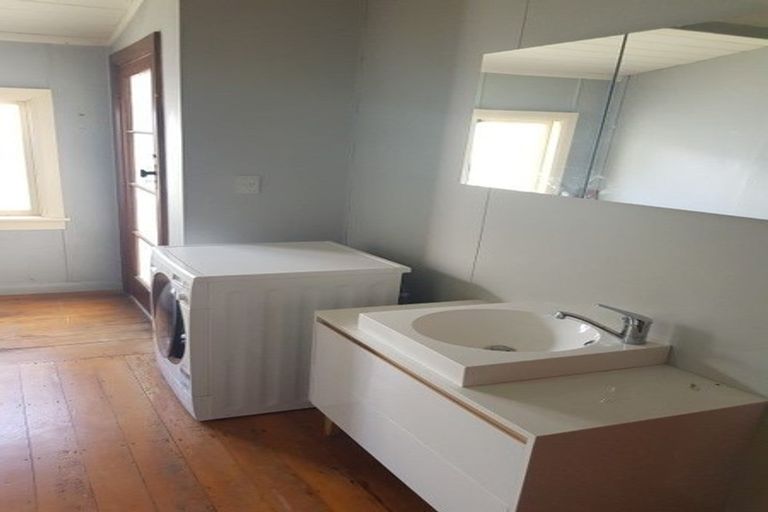 Photo of property in 46 Vivian Street, New Plymouth, 4310