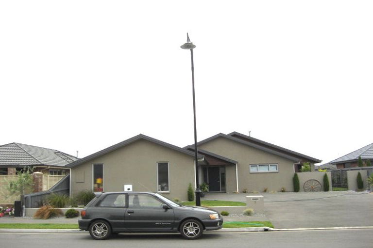 Photo of property in 5 Matua Place, Parklands, Christchurch, 8083