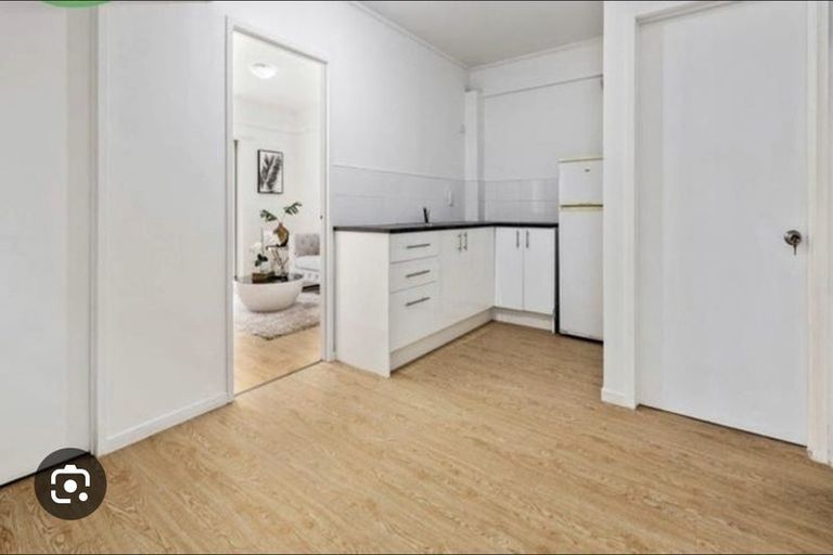 Photo of property in 16 Colin Wild Place, Glenfield, Auckland, 0629