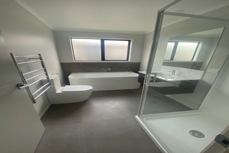 Photo of property in 97 Glenbervie Drive, Glenbervie, 0173