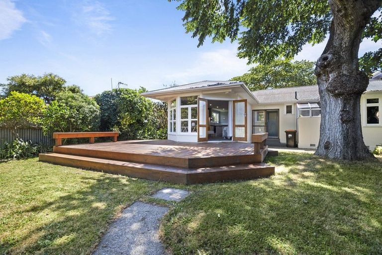 Photo of property in 18 Kent Crescent, Awapuni, Palmerston North, 4412