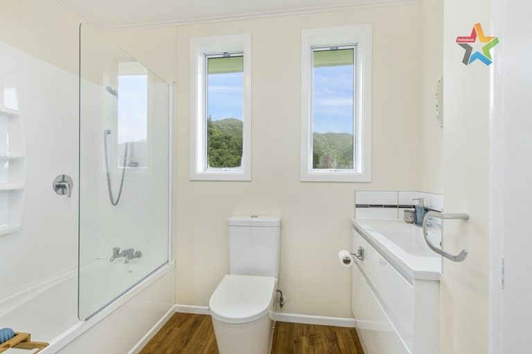 Photo of property in 32a Woodvale Grove, Fairfield, Lower Hutt, 5011