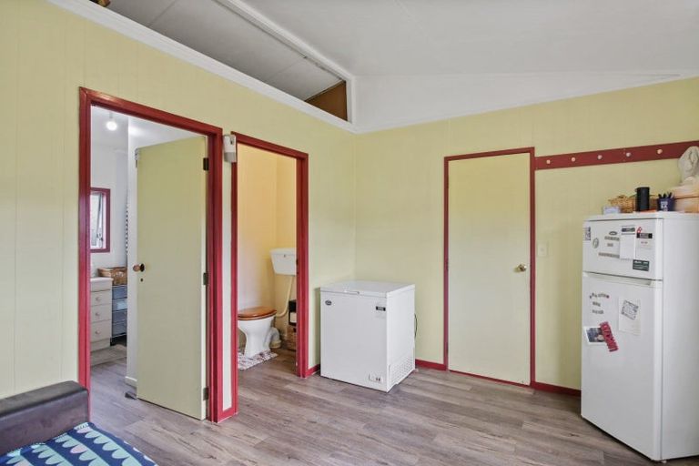 Photo of property in 83 Nash Parade, Foxton Beach, Foxton, 4815