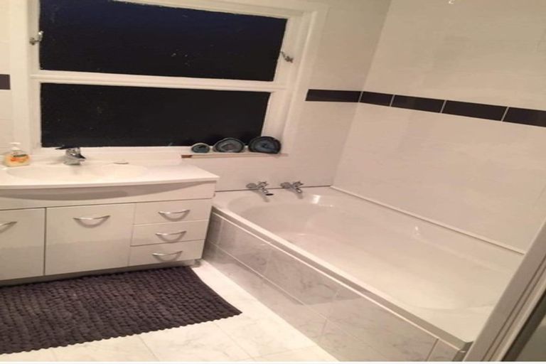 Photo of property in 8 Martin Street, Utuhina, Rotorua, 3015