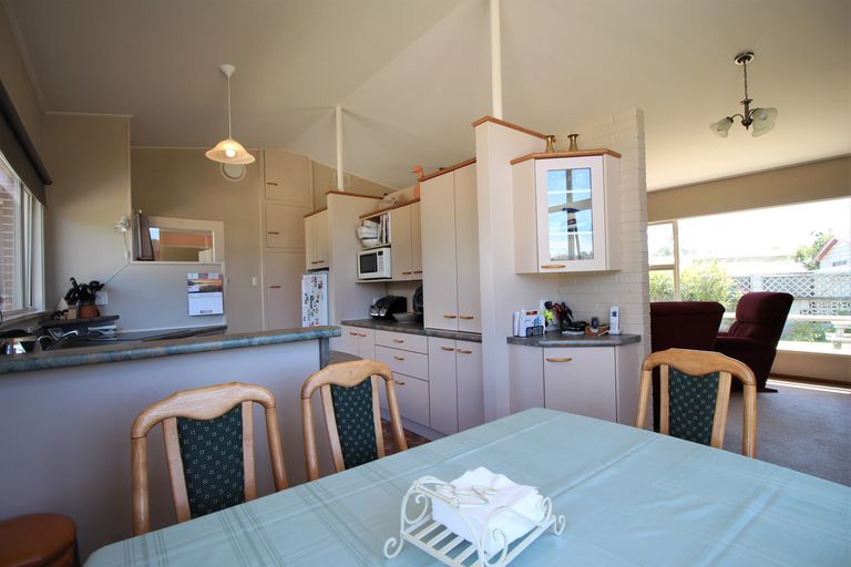 Photo of property in 108 Russell Street, Alexandra, 9320