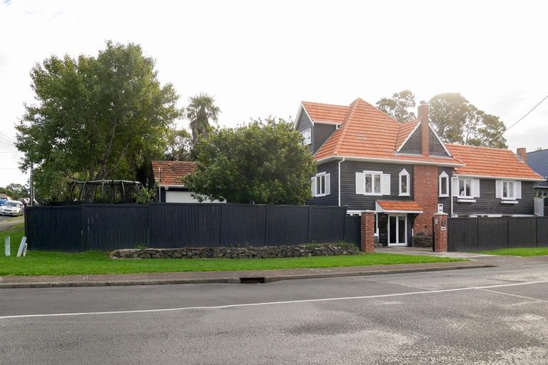 Photo of property in 1/38a Norwood Road, Bayswater, Auckland, 0622