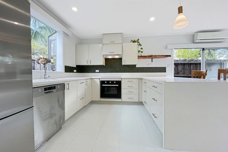 Photo of property in 12 Waterfront Road, Mangere Bridge, Auckland, 2022