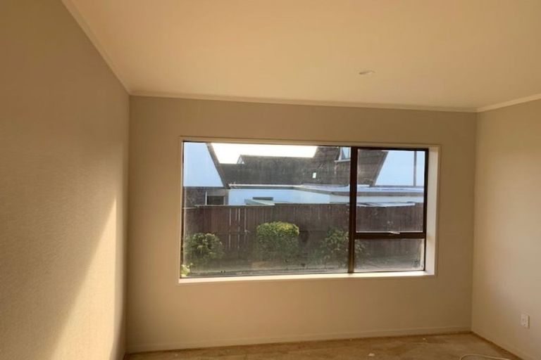 Photo of property in 1/168 Prince Regent Drive, Farm Cove, Auckland, 2012