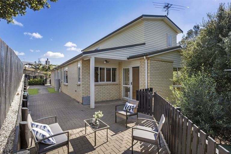 Photo of property in 67a Beach Haven Road, Beach Haven, Auckland, 0626