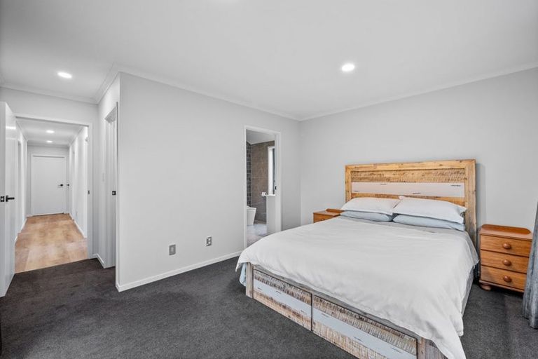 Photo of property in 4 Raoriki Road, Pukekohe, 2120